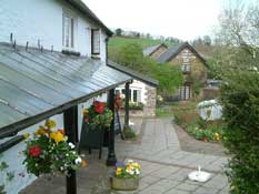 Greyhound Inn B&B,  Llantrisant
